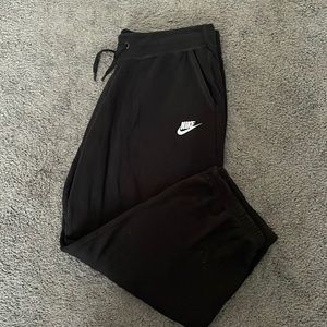 Nike black cropped sweatpants
